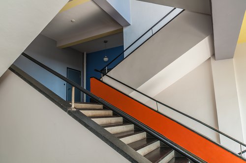 Treppenaufgang Bauhaus Dessau.jpeg